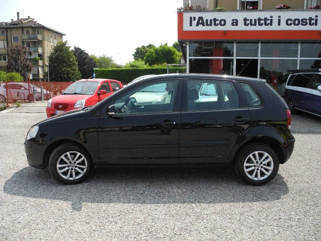 Volkswagen Polo 2008 photo 2