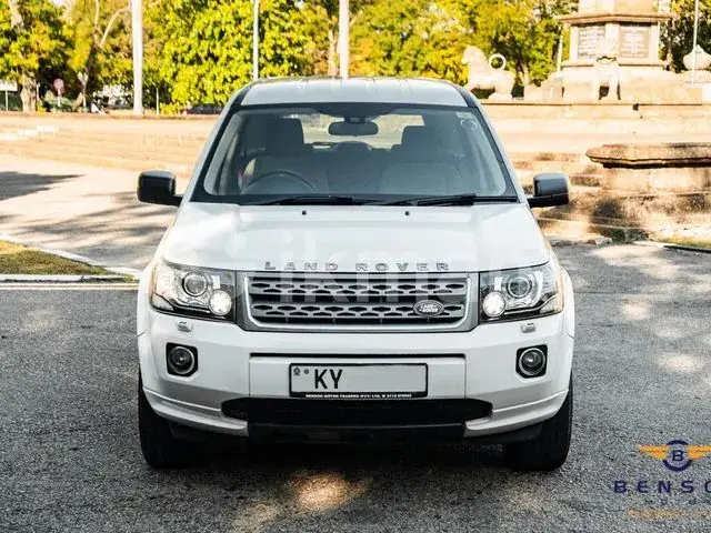 Land Rover Freelander 2014 photo 2