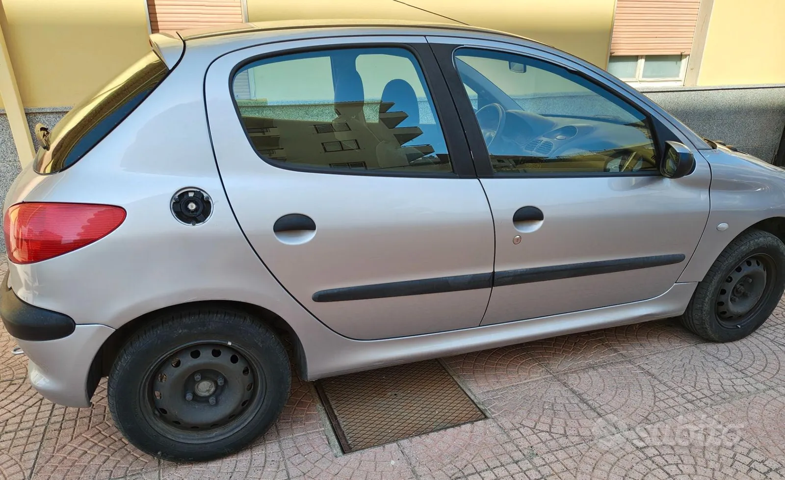 Peugeot 206 2001 photo 2