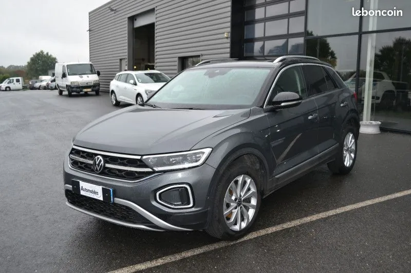 Volkswagen T-Roc 2023 photo 2