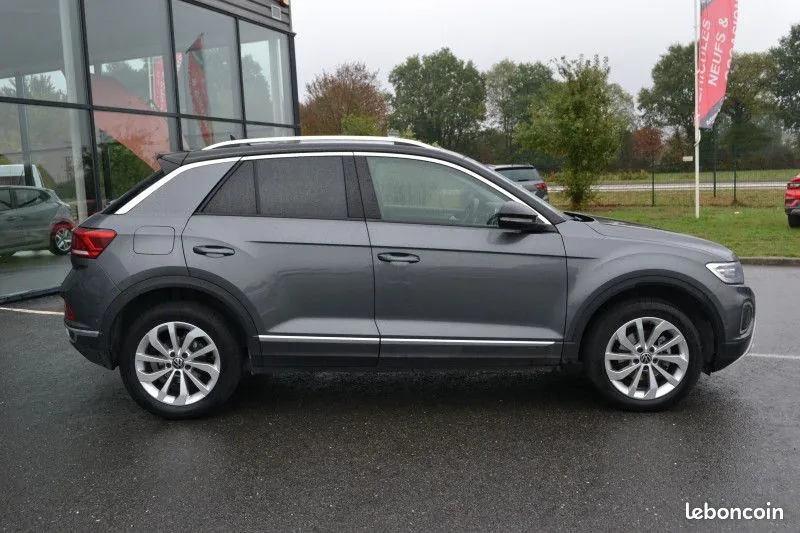 Volkswagen T-Roc 2023 photo 3