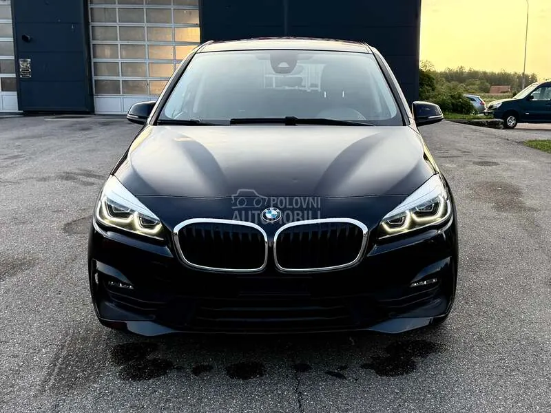 BMW 218