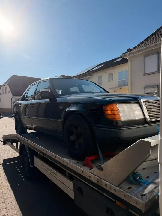 Mercedes-Benz W124