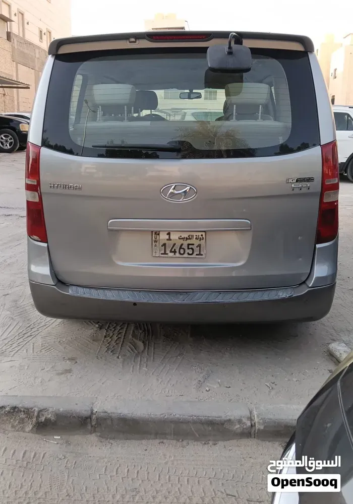 Hyundai H1 2015 photo 2