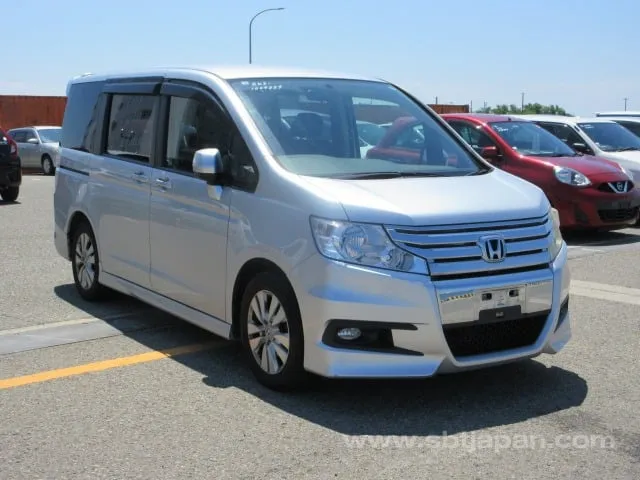 Honda Stepwagon Spada