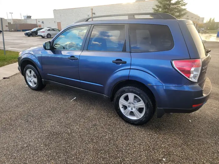 Subaru Forester 2011 photo 2
