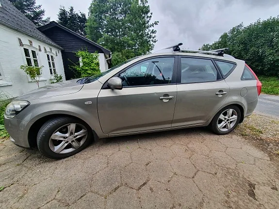Kia Ceed 2012 photo 4