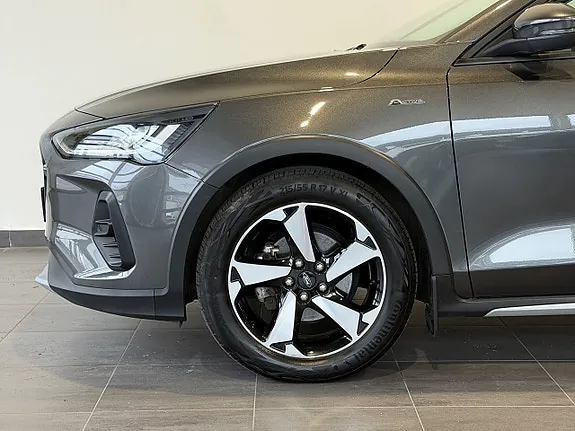 Ford Focus 2023 photo 3