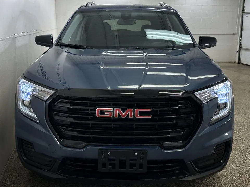 GMC Terrain 2024 photo 2
