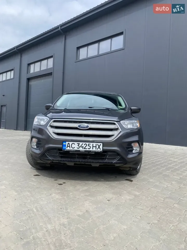 Ford Escape 2019 photo 2