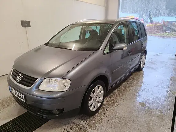 Volkswagen Touran 2006 photo 2