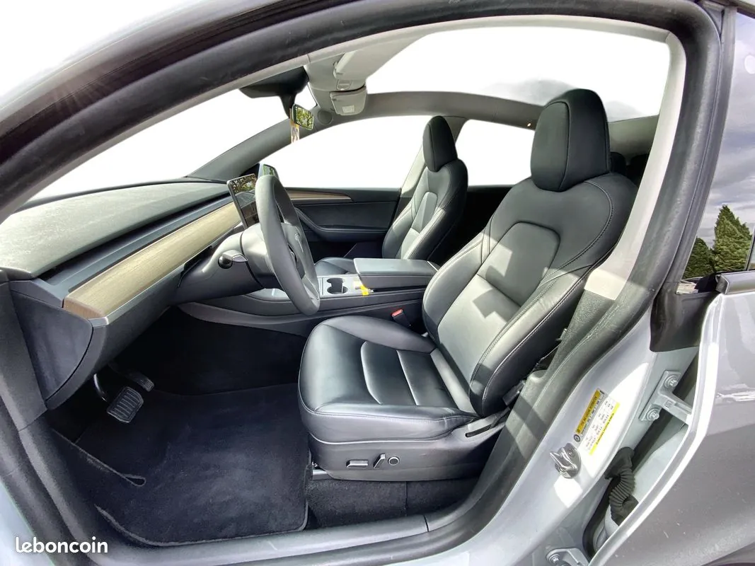 Tesla Model Y 2023 photo 4