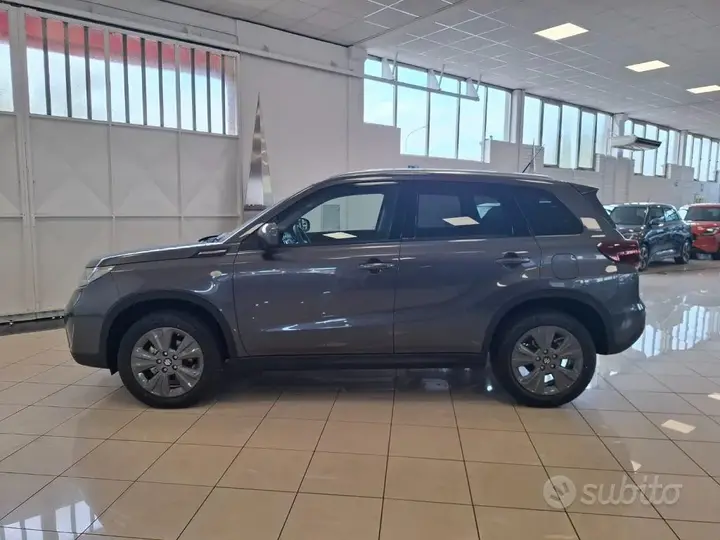 Suzuki Vitara photo 2