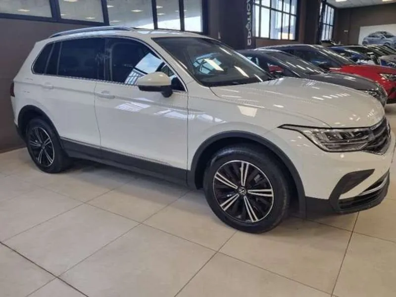 Volkswagen Tiguan 2021 photo 2