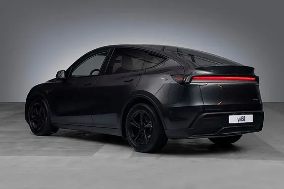 Tesla Model Y 2026 photo 5