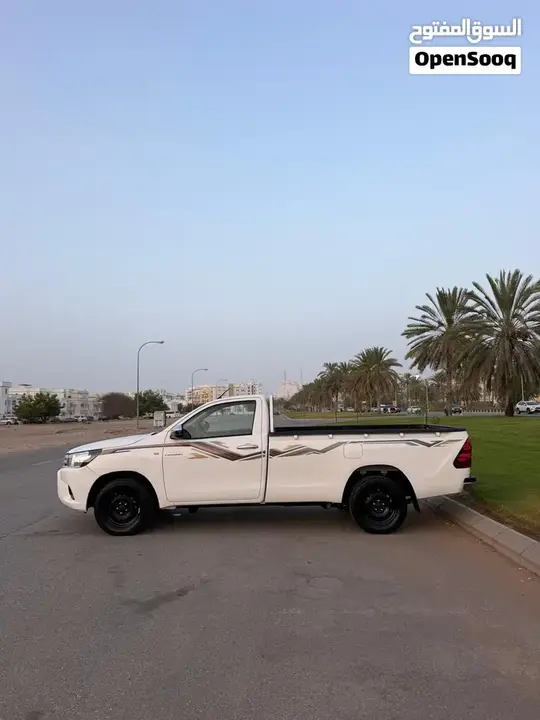 Toyota Hilux 2024 photo 4