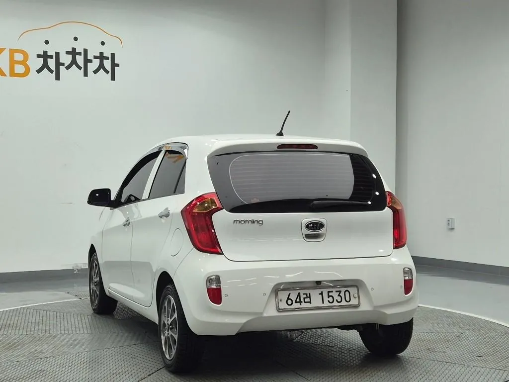 Kia Morning 2012 photo 2