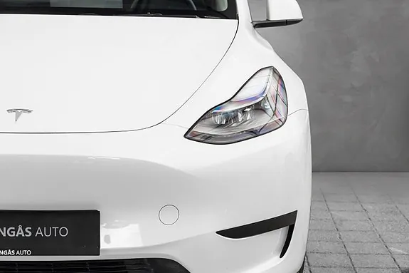 Tesla Model Y 2025 photo 4