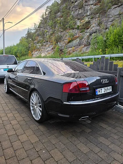 Audi A8 2005 photo 2