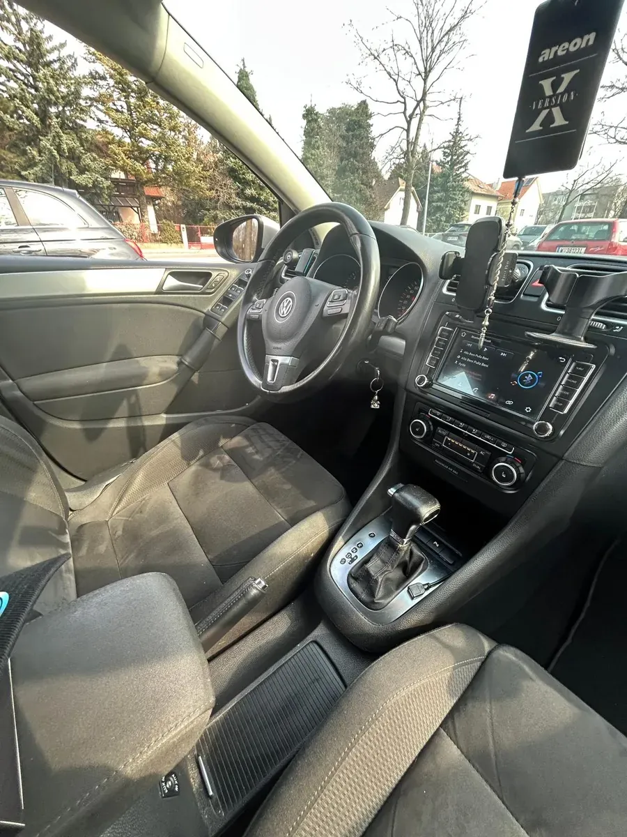 Volkswagen Golf 2009 photo 2