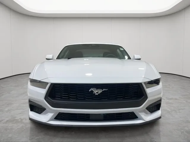 Ford Mustang 2026 photo 2