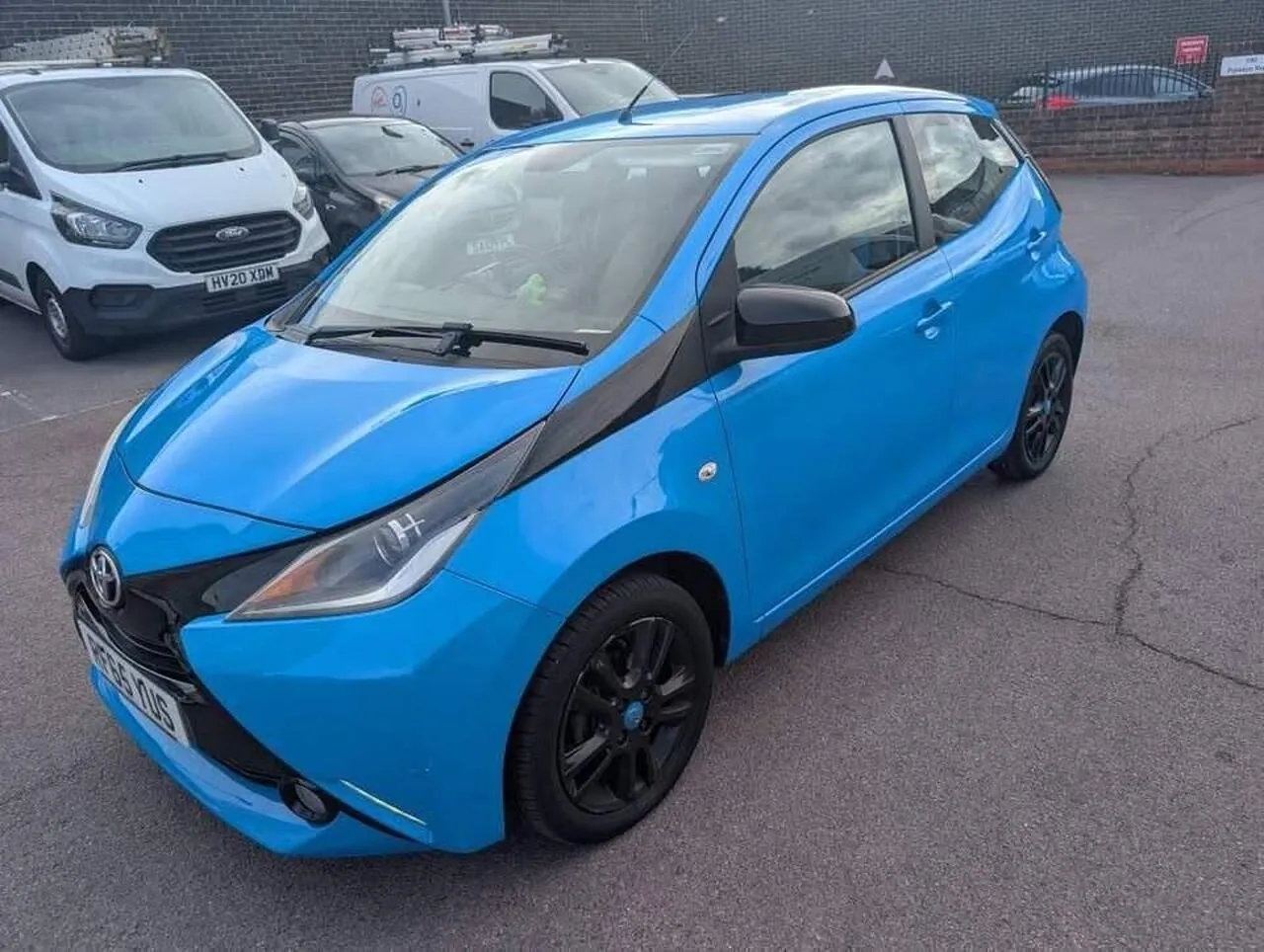 Toyota Aygo 2015 photo 2