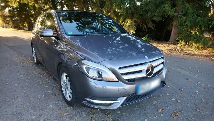 Mercedes-Benz B 200
