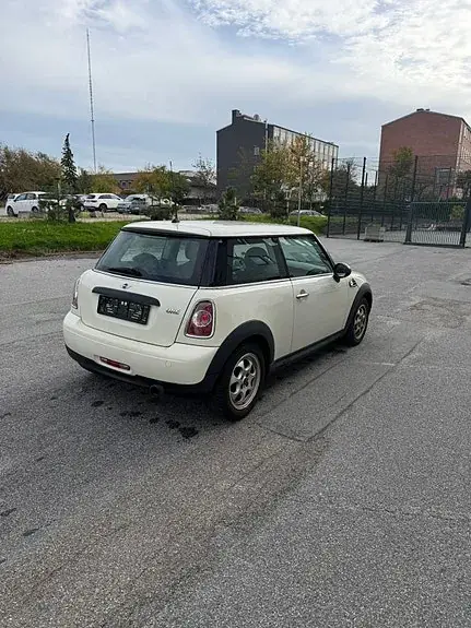 Mini One 2013 photo 3