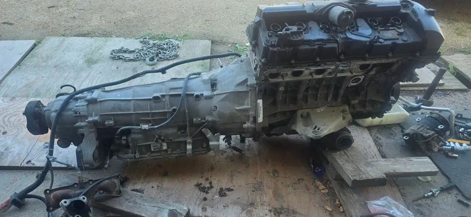 BMW 3 Series 2011 photo 2
