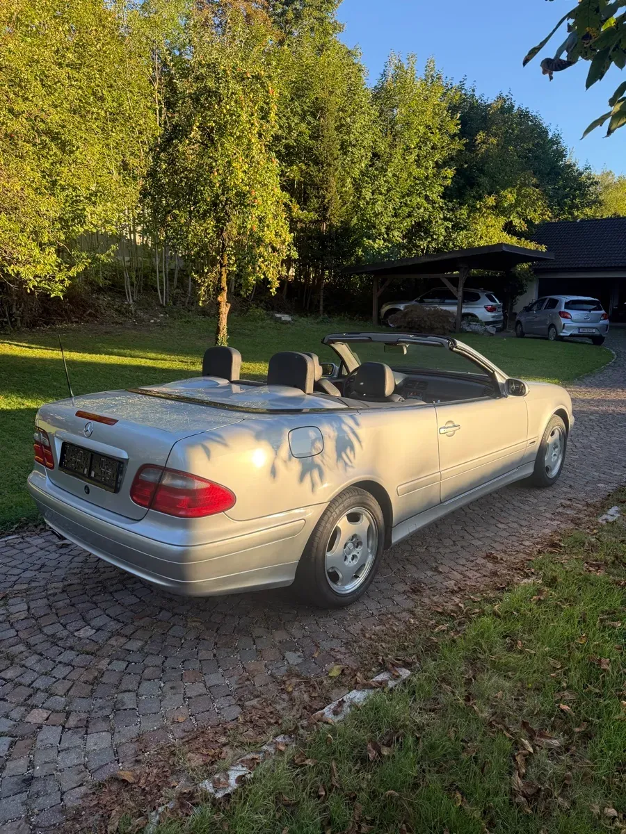 Mercedes-Benz Clk-Class 2000 photo 2