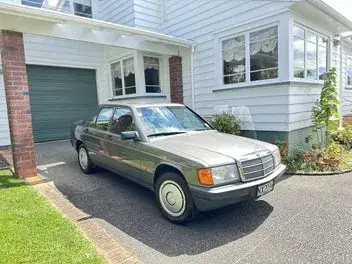 Mercedes-Benz 190 E 1988 photo 2