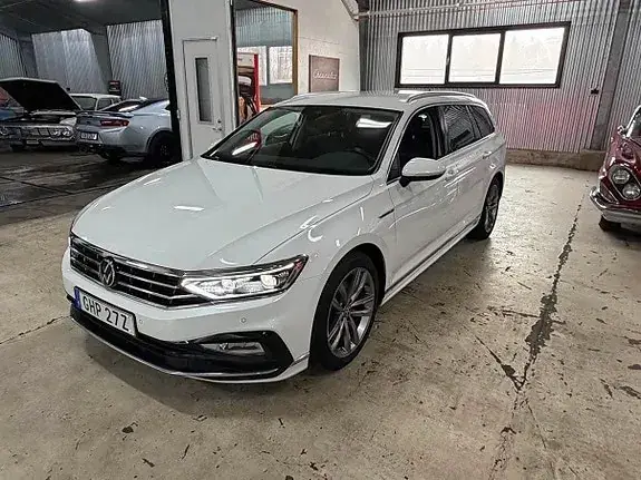 Volkswagen Passat 2021 photo 2