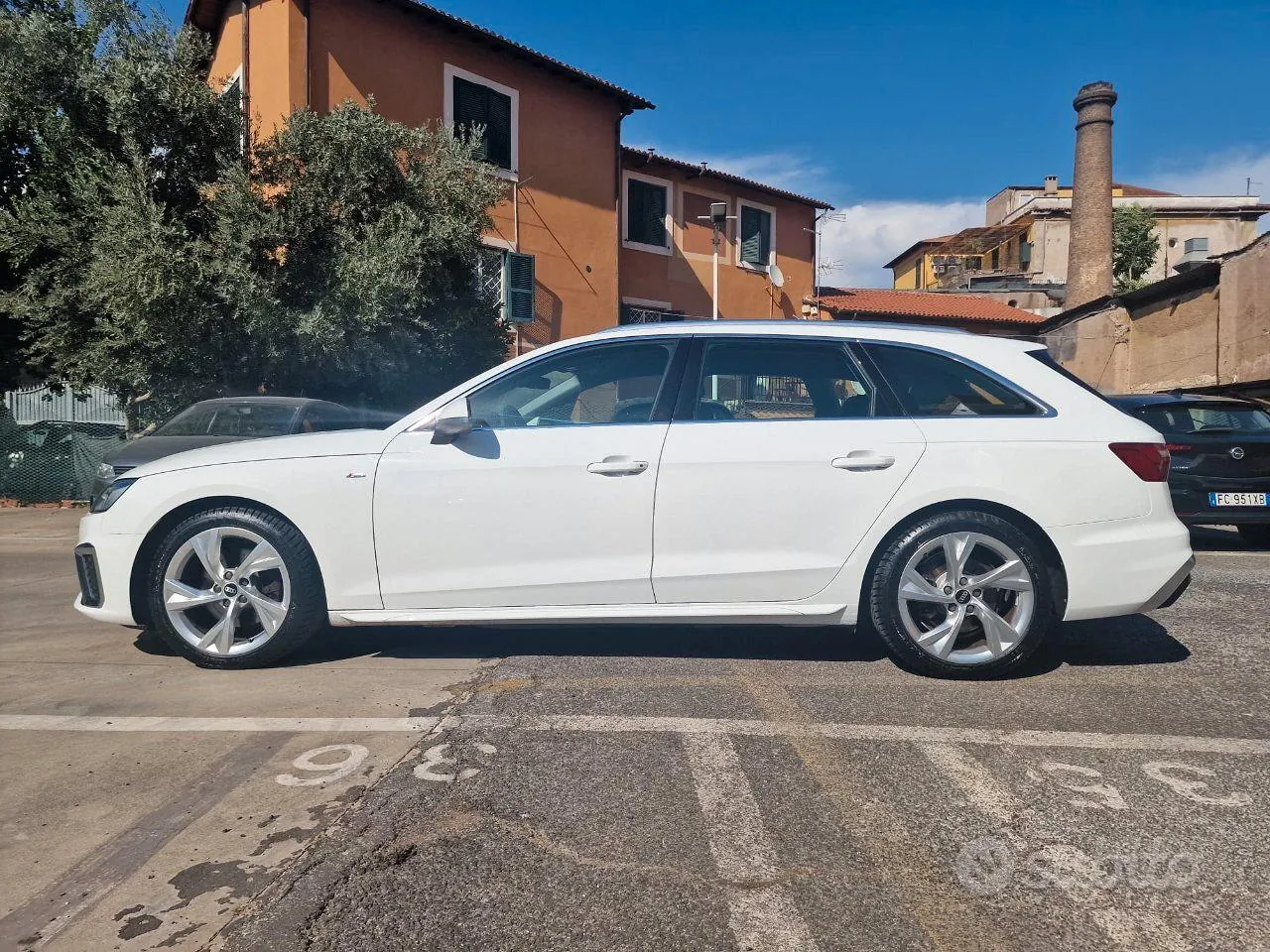 Audi A4 Avant 2021 photo 3