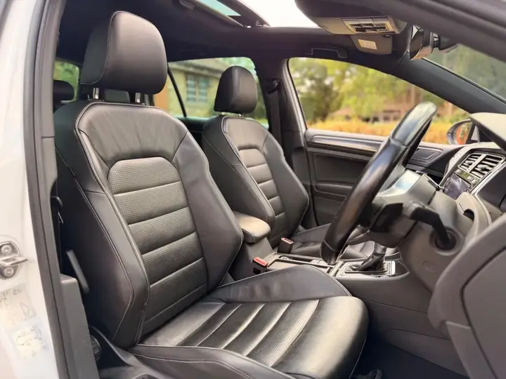 Volkswagen Golf 2018 photo 3