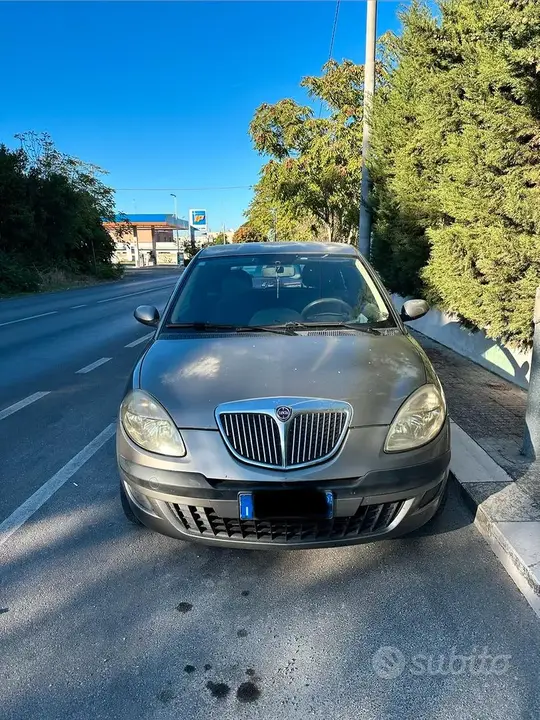 Lancia Ypsilon