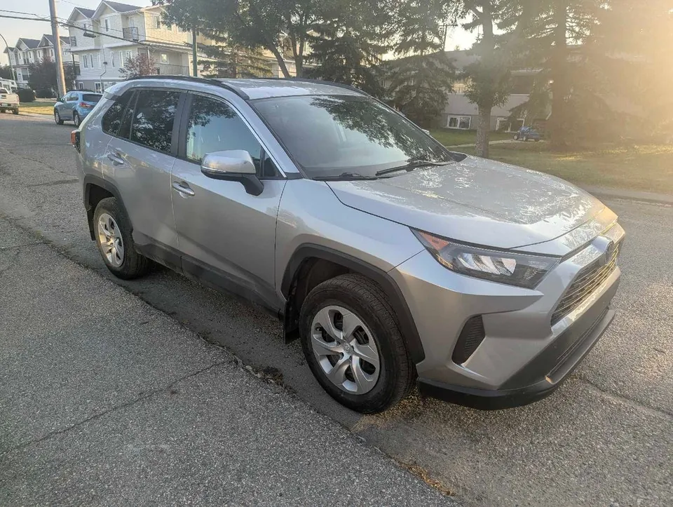 Toyota Rav4 2021 photo 2
