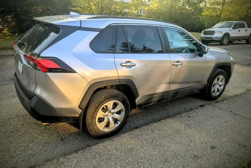 Toyota Rav4 2021 photo 3