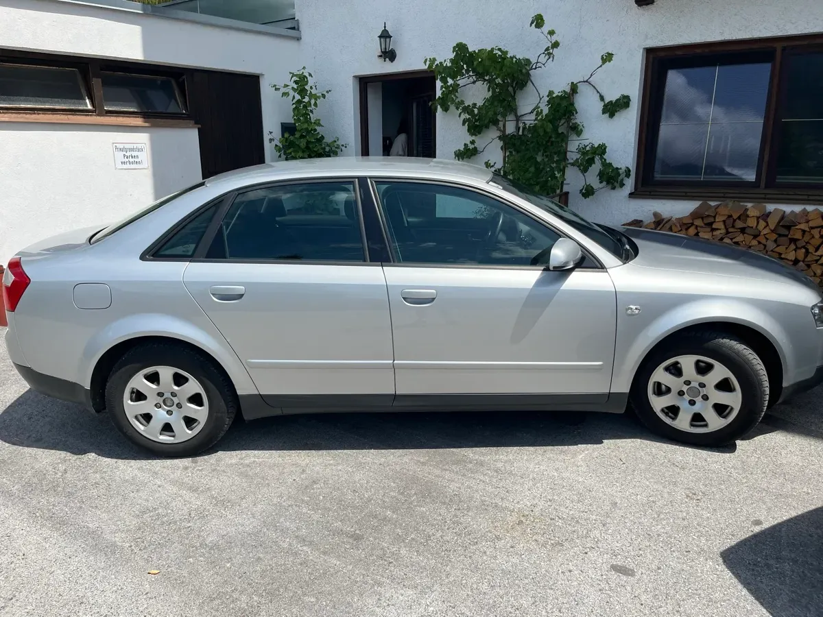 Audi A4 2001 photo 2