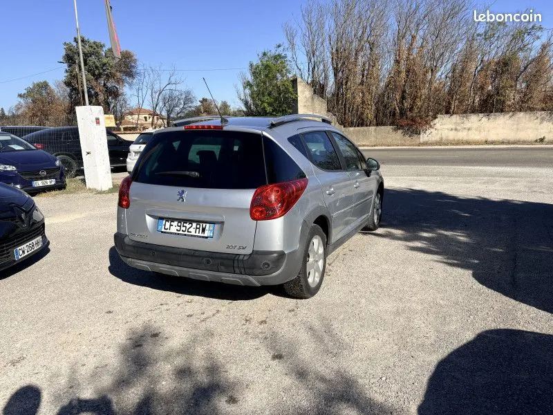 Peugeot 207 2012 photo 5