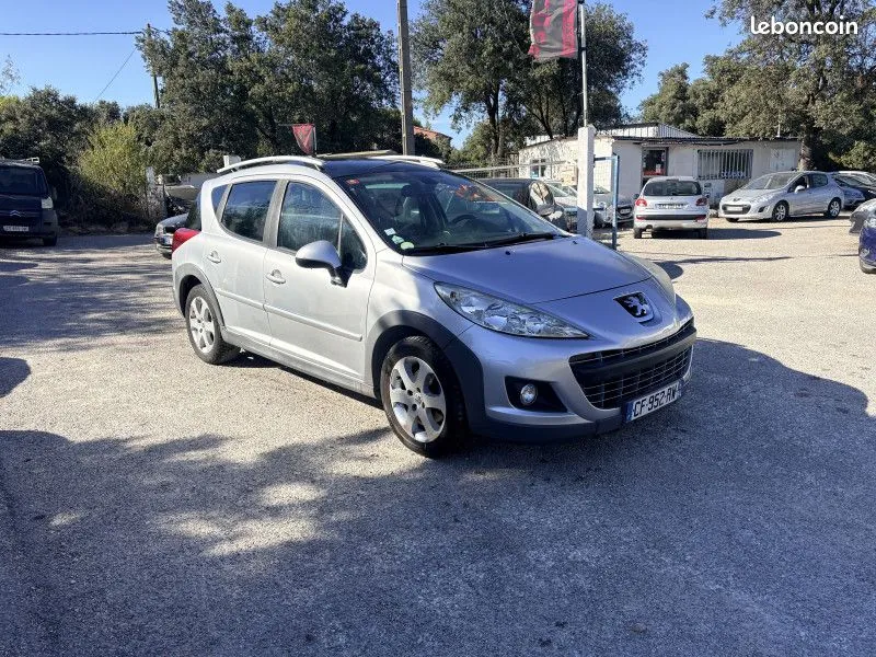 Peugeot 207 2012 photo 3