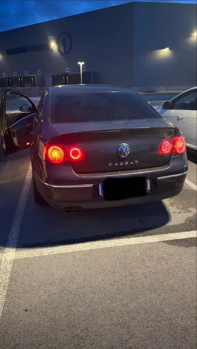 Volkswagen Passat 2005 photo 2