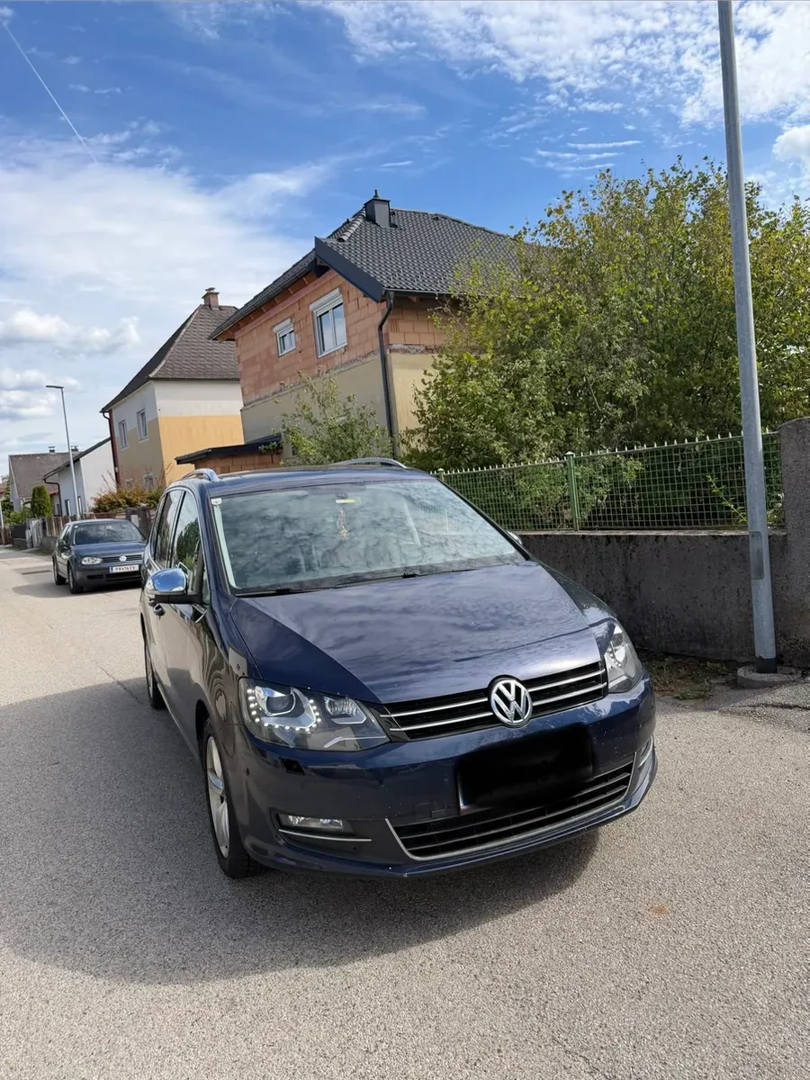 Volkswagen Sharan 2011 photo 2