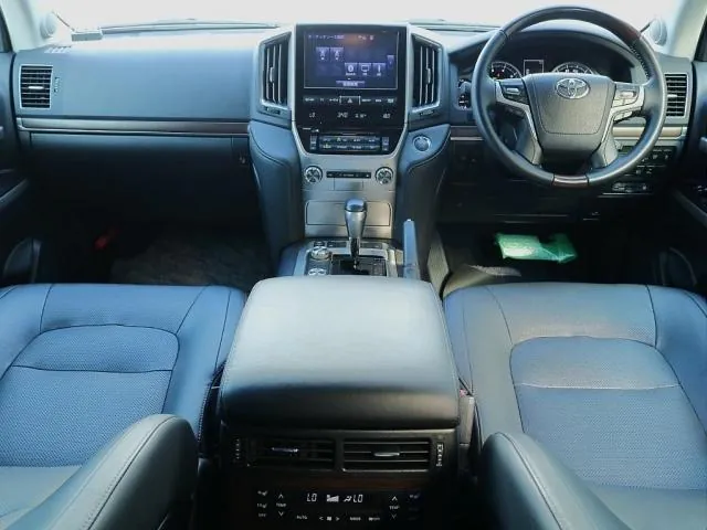 Toyota Land Cruiser 2018 photo 2