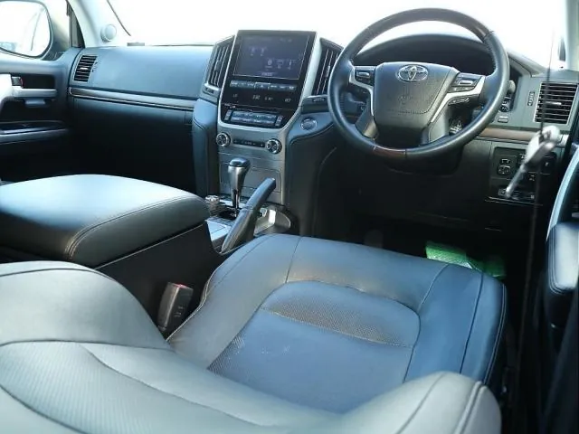 Toyota Land Cruiser 2018 photo 3