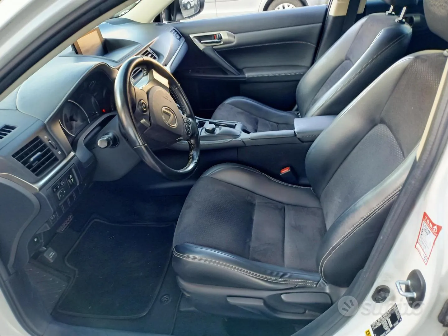 Lexus Ct 200H 2017 photo 3