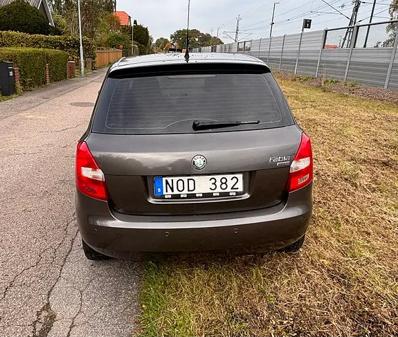 Skoda Fabia 2010 photo 4
