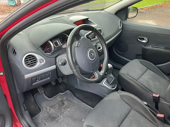 Renault Clio 2012 photo 5
