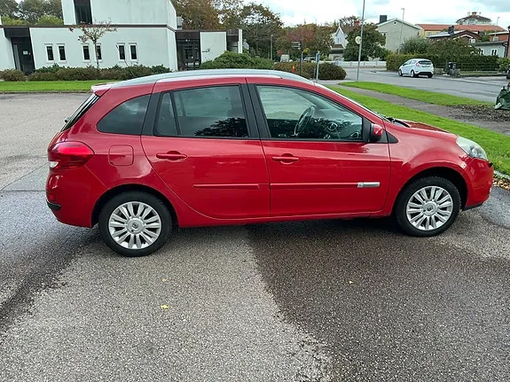 Renault Clio 2012 photo 2