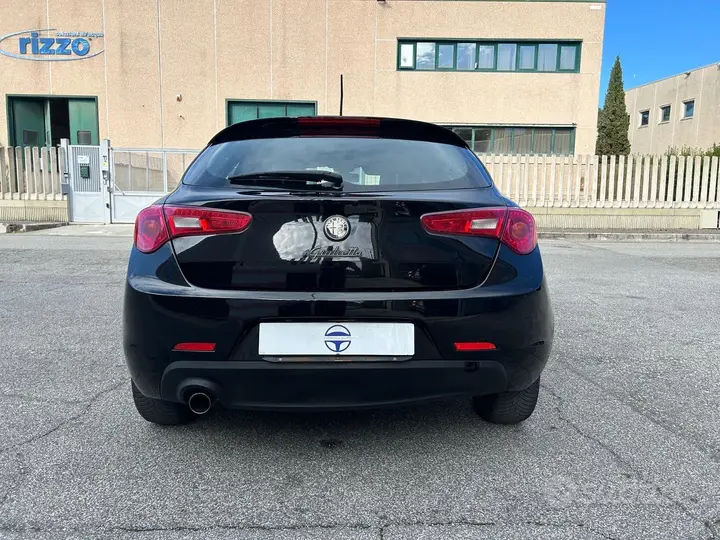 Alfa Romeo Giulietta 2014 photo 5