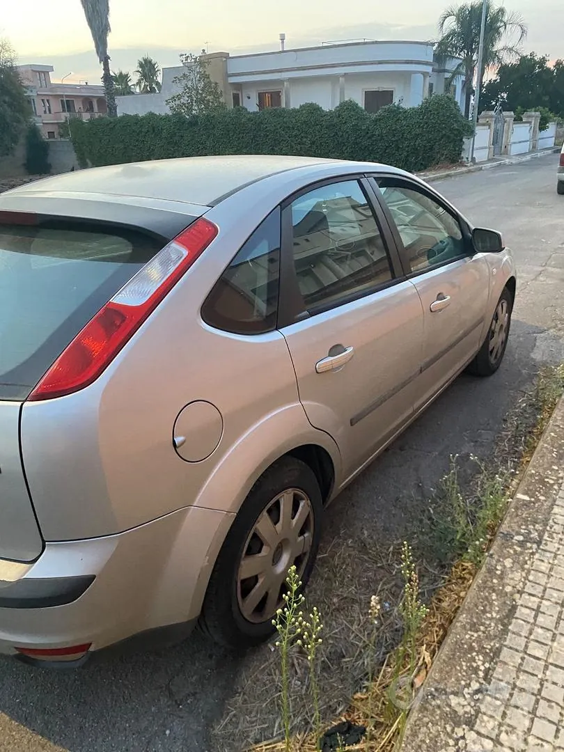 Ford Focus 2009 photo 3